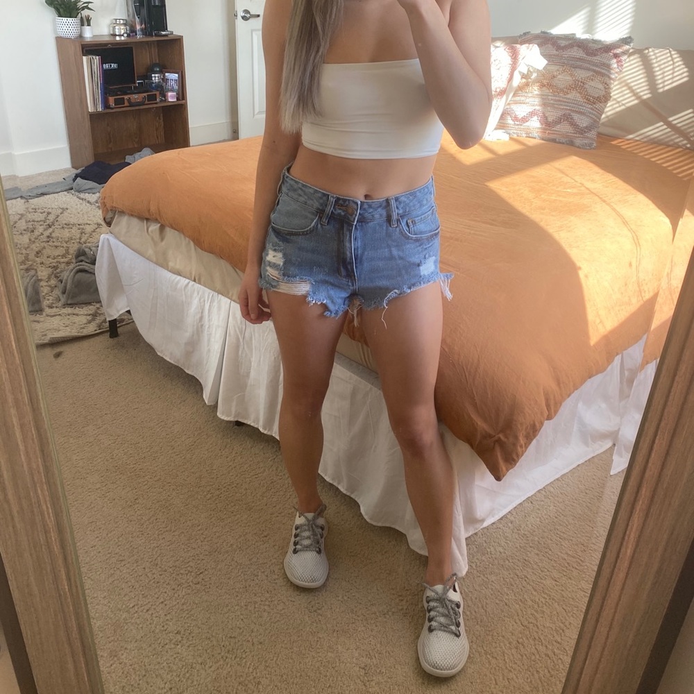 Bullhead ripped short shorts